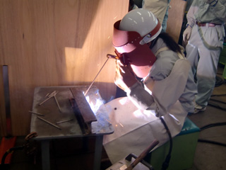 �½�����